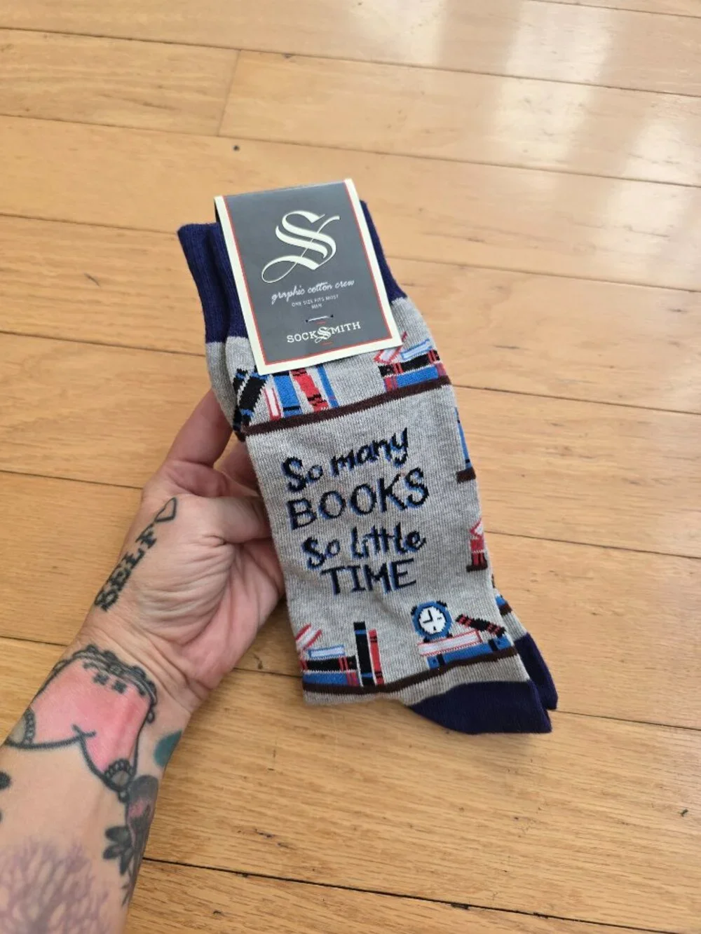 Socksmith | So Many Books So Little Time Gray Bookworm Novelty Crew Socks